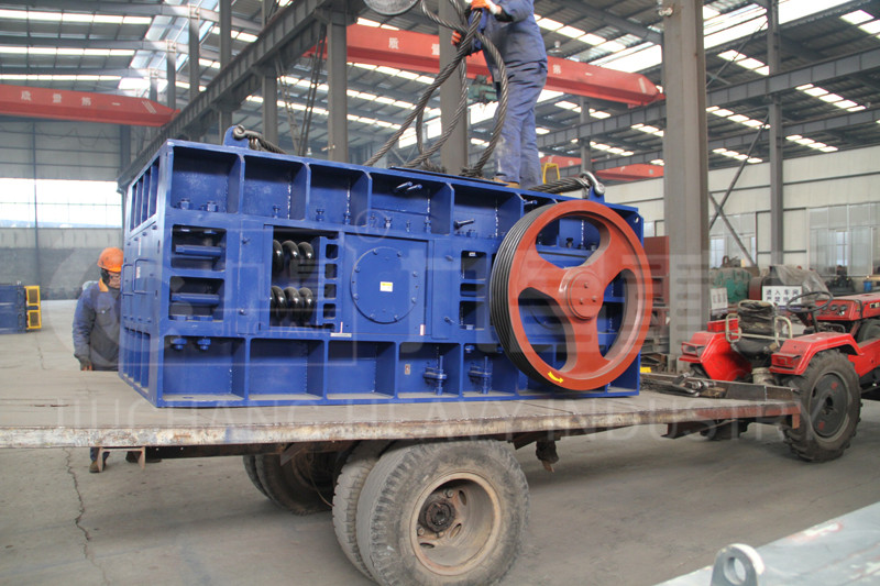 破碎生產(chǎn)線,對(duì)輥破碎機(jī),對(duì)輥破碎機(jī)型號(hào),破碎生產(chǎn)線注意事項(xiàng)